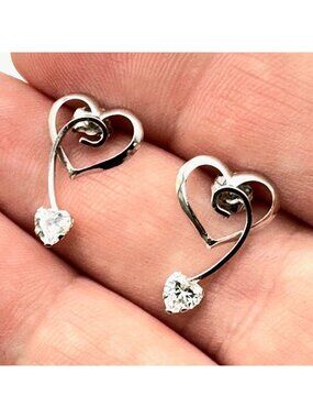 10K White Gold Cubic Zirconia Heart Pierced Earrings Studs Womens